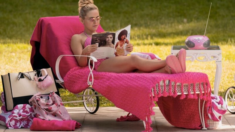 Hollywood Minute: First look at the ‘Legally Blonde’ prequel series ‘Elle’ - CNN