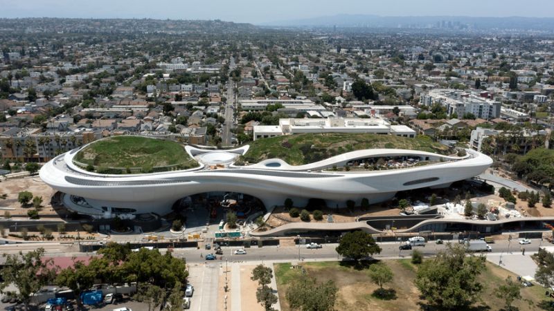 Hollywood Minute: ‘Star Wars in Motion’ exhibit to open new George Lucas museum - CNN