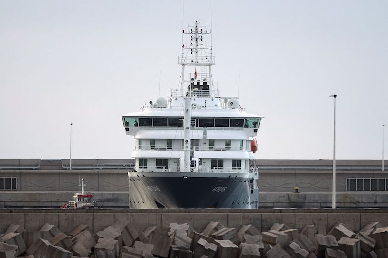 CNN NewsWire: Waves of passengers evacuated from cruise ship hit by deadly hantavirus