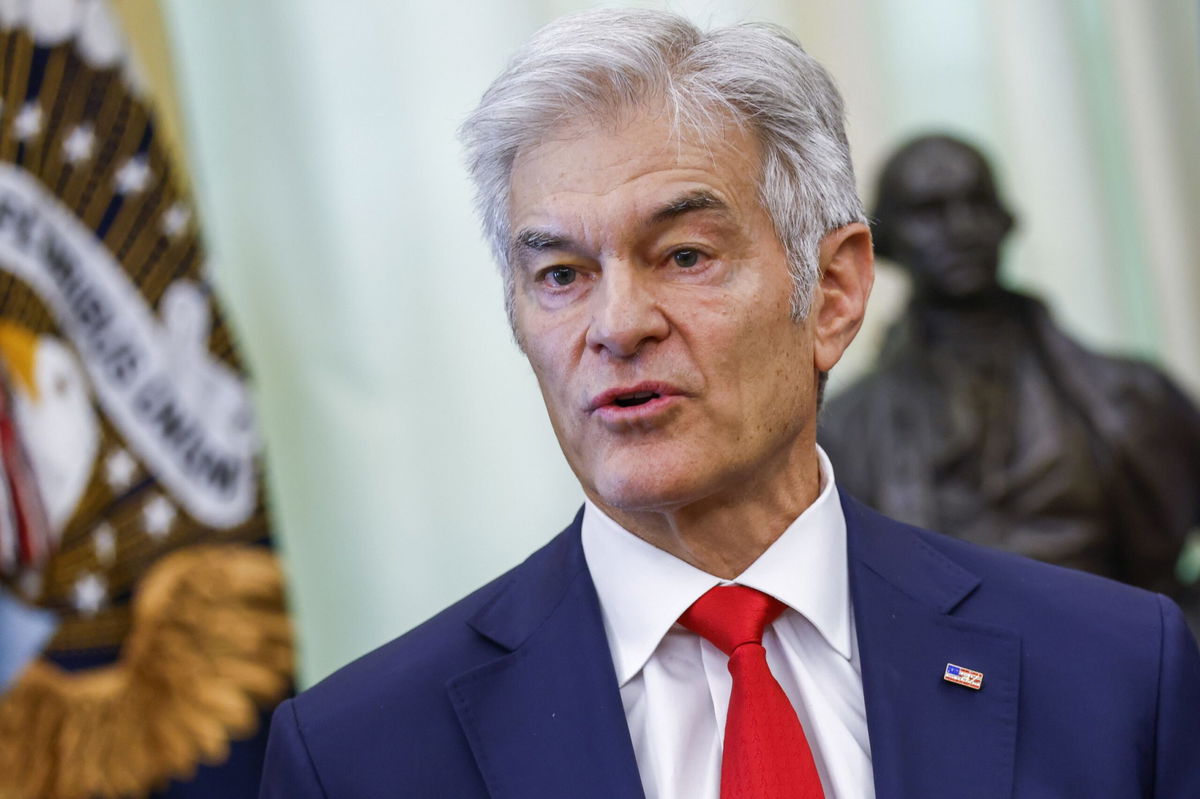 <i>Will Oliver/EPA/Bloomberg/Getty Images via CNN Newsource</i><br/>Mehmet Oz