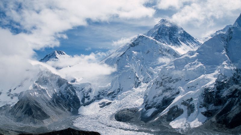 30 years after ‘Into Thin Air’ disaster, Everest has changed. Now the weather isn’t the only big threat