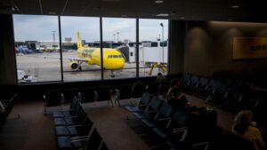 Travel plans upended as Spirit Airlines shuts down, leaving passengers scrambling for other options