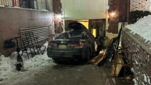 NYC synagogue: Man pleads guilty to ramming car into Chabad Lubavitch headquarters