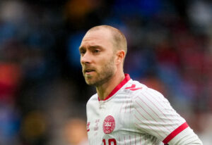 Christian Eriksen collapses on field, Denmark-Ukraine soccer friendly suspended