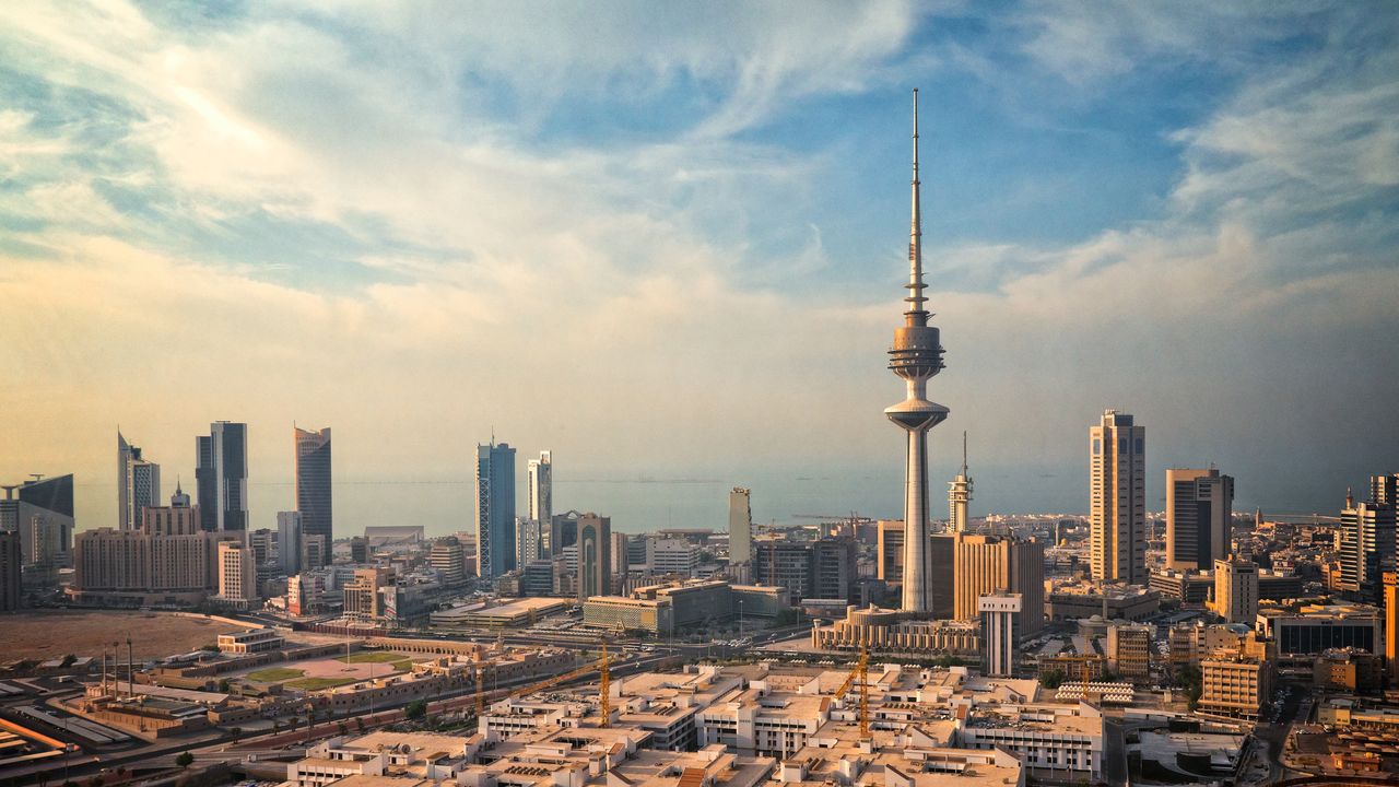 Kuwait's airspace reopens after temporary closure