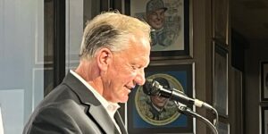 Former WOWT sports director inducted into Omaha Press Club hall of fame