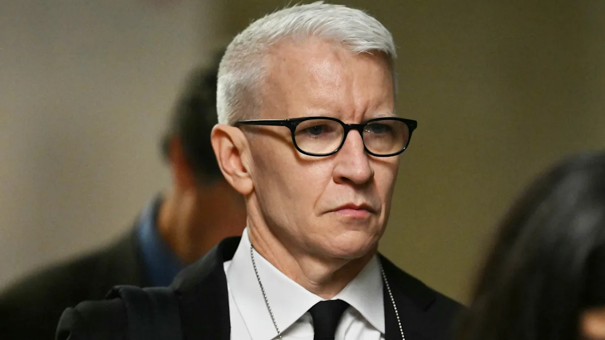 CNN Star Issues Bombshell Warning to MAGA-Curious Boss