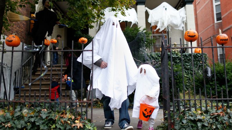 These celebrity costumes won Halloween 2019