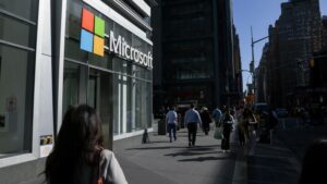 People are flooding AI chatbots with health questions. Microsoft is teaming up with Mayo Clinic to help