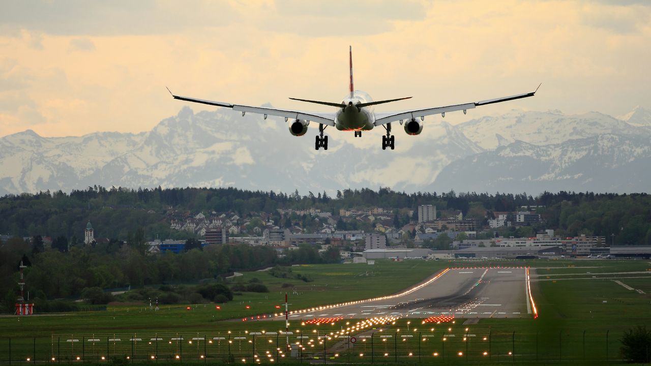 Is There a Best Day to Buy Airline Tickets? No Hacks, Only Facts