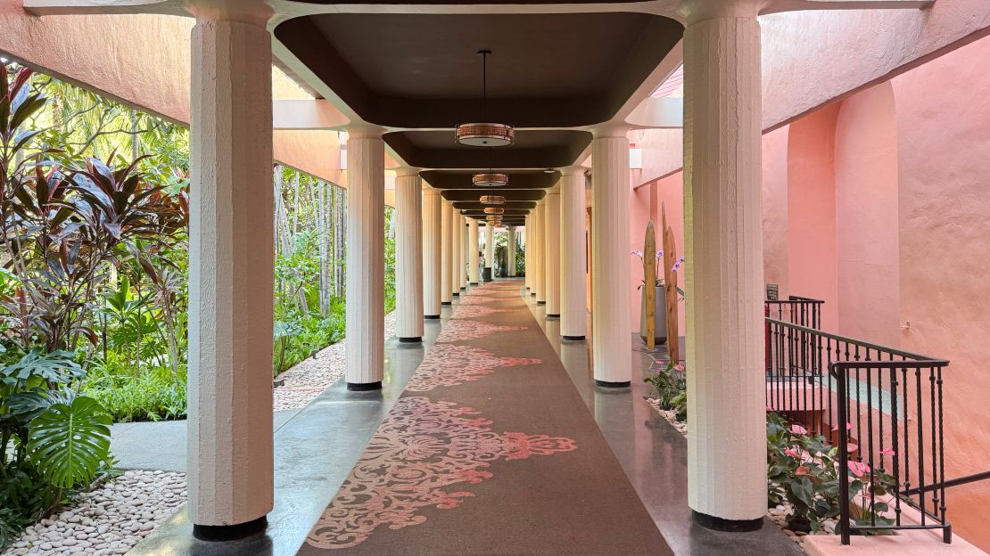 Royal Hawaiian Marriott walkway