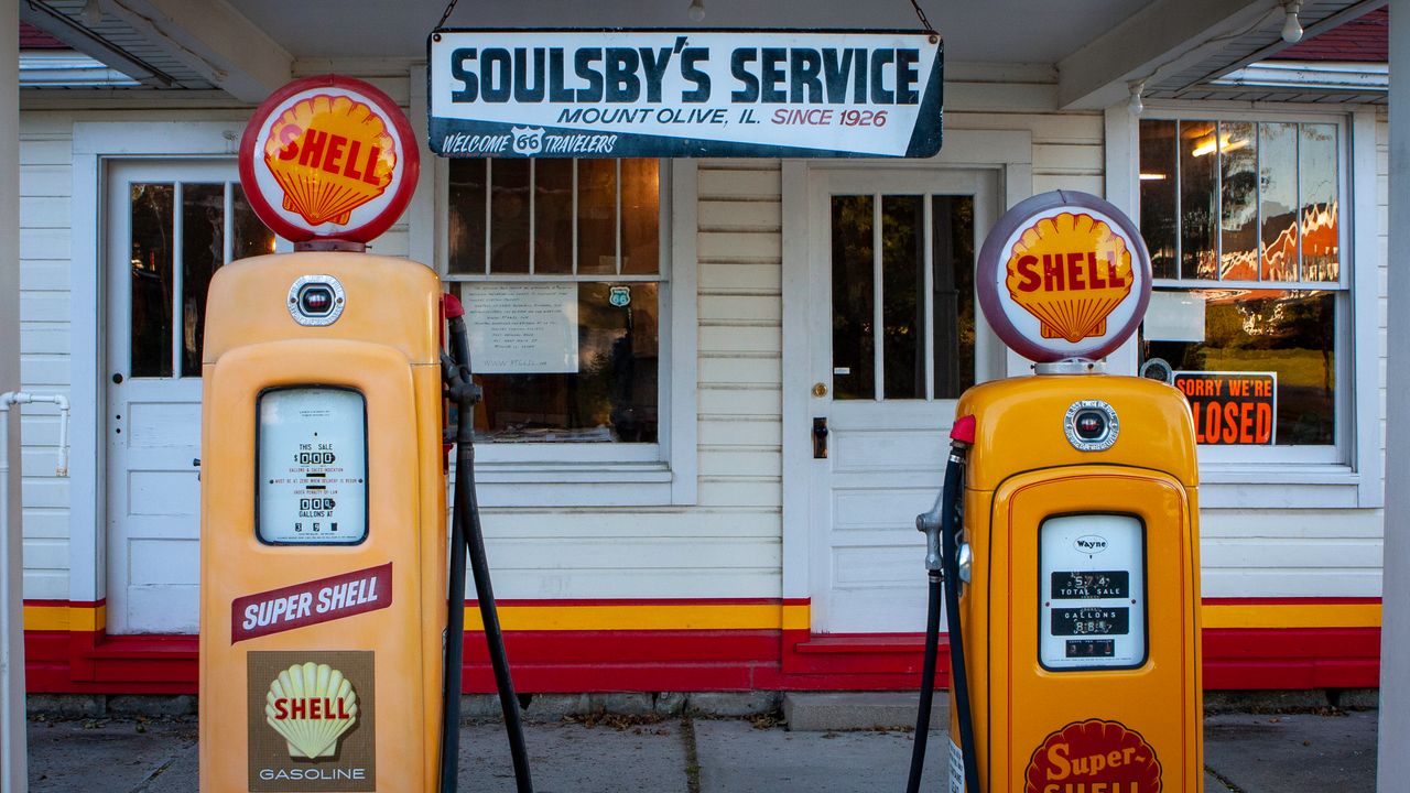 On Route 66, a Reluctant American Finds a Renewed Sense of Wonder