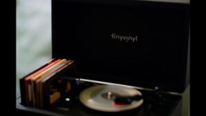 Hollywood Minute: Tiny Vinyl turntable now spinning – NCS