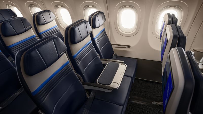 Airline passengers hate middle seats. But that’s not why United is getting rid of some of them