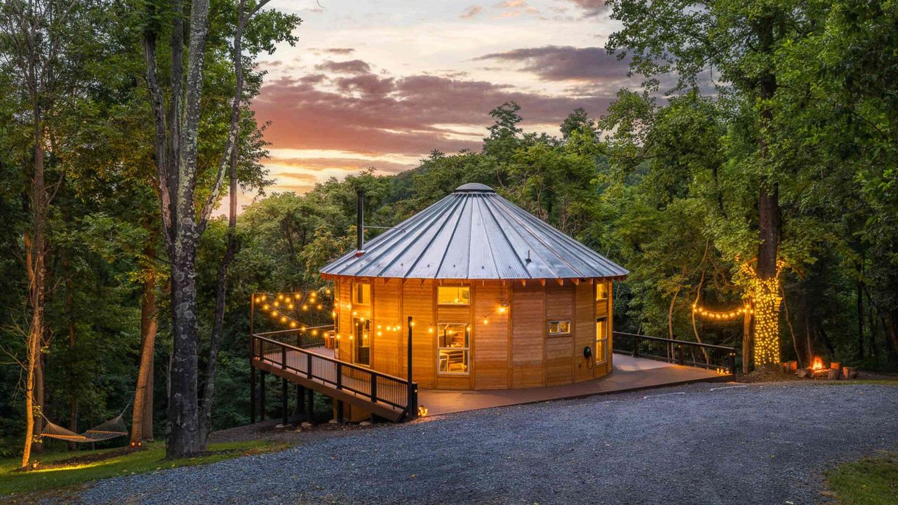 The Best Places to Stay Near Shenandoah National Park for Blue Ridge Mountain Views and Appalachian Trail Activities