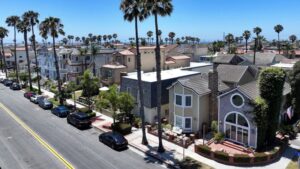 Climbing mortgage rates, brain health, celebrity ‘sex pass’: Catch up on the day’s stories